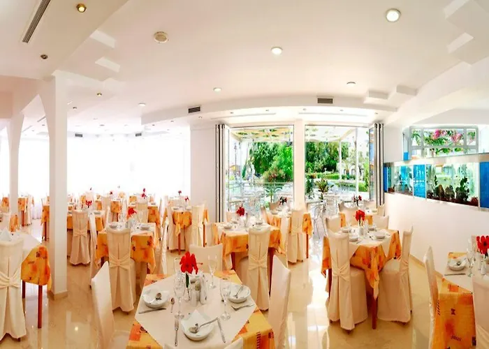 克林比亚骄阳酒店