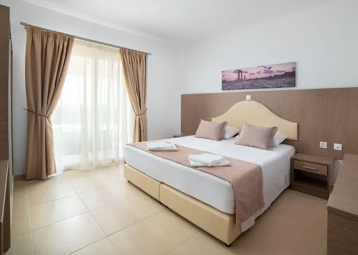 克林比亚骄阳酒店 3*